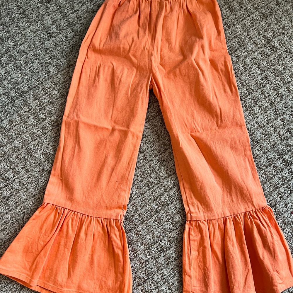 ATUN Ruffle Pants - Picture 2 of 3